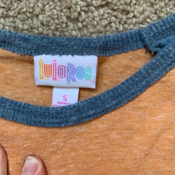 LulaRoe Randy top - Picture 2 of 2